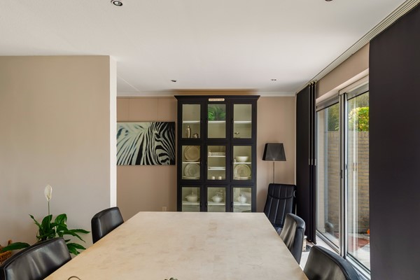 De wervel 38-2-25.jpg